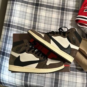 Jordan 1 High Travis Scott